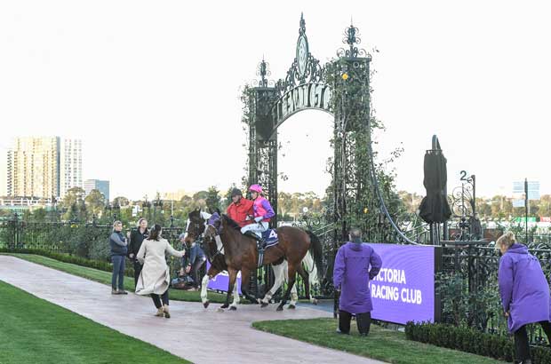 Flemington mounting side