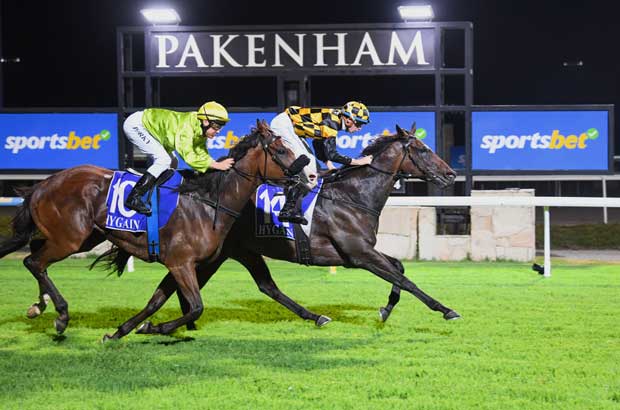 Pakenham Finish Post