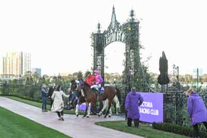 Flemington mounting side